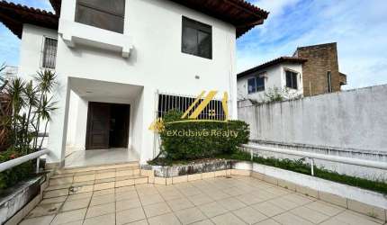 Casa no Caminho das Árvores, localização ótima para empresa! 5 quartos, terreno 690m2. Na Alameda dos Umbuzeiros, perto do Shop da Bahia!