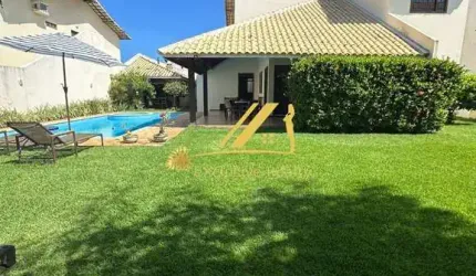 Casa super charmosa para você curtir suas férias em Guarajuba! 5 suítes, piscina, churrasqueira, no Condomínio Paraíso em Guarajuba. A 450m da praia