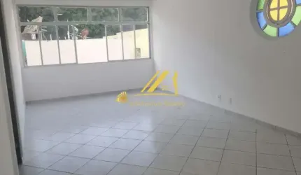 Apartamento 3 quartos, 1 suíte, 143 m2, super amplo, dependência completa na Barra.150 m da praia do Porto da Barra.2 vagas de garagem. Oportunidade