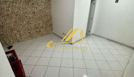 Loja ampla, com 130m2 na Barra. Com vaga para estacionar. Em frente ao Hiperideal na Av. Marquês de Caravelas. Ótimo ponto