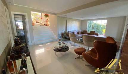 Condomínio Costa Verde. Casa de luxo com 5 suítes, 750m2 de área construída, nascente, moderna e com muita sofisticação! Linda decoração e mobiliário!