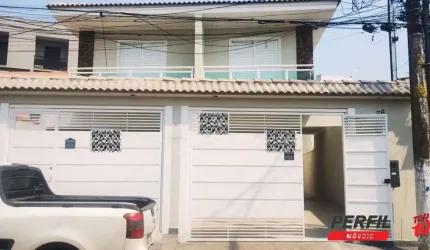 SOBRADO NOVO COM 03 SUÍTES, CHURRASQUEIRA E 04 VAGAS DE GARAGEM