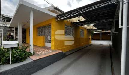 Casa com 3 quartos à venda na Rua Juno, 456, Glória, Belo Horizonte por R$ 950.000