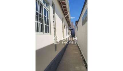 Casa com 3 dormitórios à venda, 169 m² por R$ 800.000 - Centro - Atibaia/SP