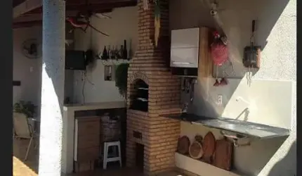 Centro - Bragança Paulista - Casa 3 suites, 2 vagas, churrasqueira