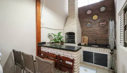 Linda casa com 3 quartos sendo 1 suite, 2 vagas - Itaim Paulista - Sâo Paulo