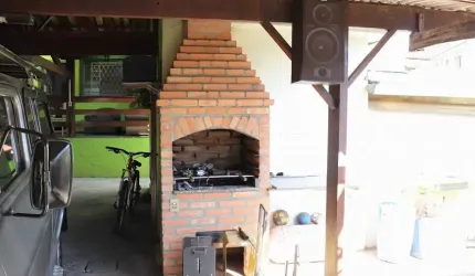 Linda casa com 3 quartos com 1 suite, 3 vagas - Parque Pinheiros - Taboão da Serra