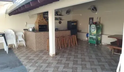 Casa com 3 Quartos e 2 banheiro à Venda, 134m²Caçapava, São Paulo