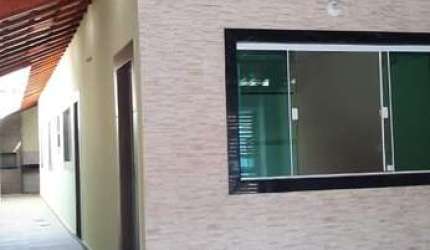 Casa térrea 2 dormitórios, sendo 1 suíte, 2 vagas, Maracanã - Praia Grande SP