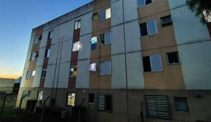 Apartamento Térreo, 2 dormitórios, 1 vaga - Jd. Betânia