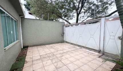 Casa para locação no Wanel Ville com 2 quartos sendo 1 suíte