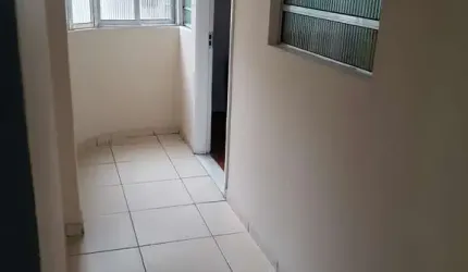 Apartamento próximo a metrô, bem localiza com bastante comércio local.