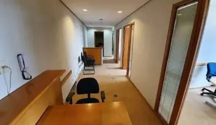 Conjunto comercial, Praça Roosevelt, na Consolação, SP