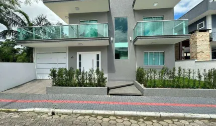 C201 - Casa de Alto Padrão em condomínio  em Itapema