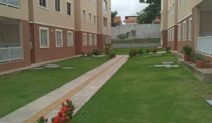 J - Vendo Apt de três quartos no Calhau