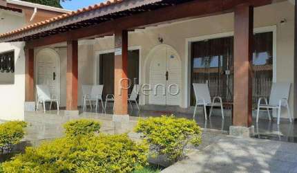 Casa à venda e para locação com 4 suítes no Parque Taquaral, Campinas.