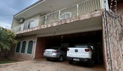 Casa à venda com 4 quartos no Parque São Quirino, Campinas