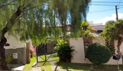 Casa à venda com 3 quartos no Parque das Colinas, Valinhos.