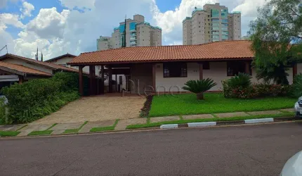 Casa à venda com 4 quartos no Fazenda São Quirino, Campinas.