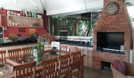 Sobrado à venda e para locação com 4 suítes no Santa Terezinha, em Paulínia