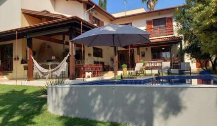 Casa à venda com 4 suítes no Chácaras Alpina, Valinhos.