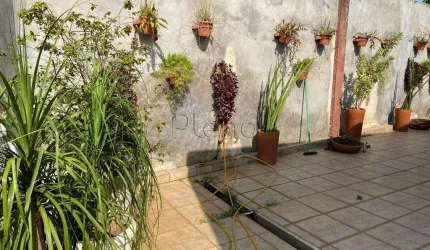 Casa à venda com 3 quartos no Jardim Baronesa, Campinas.
