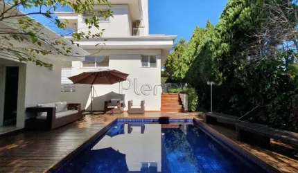 Casa à venda com 3 suítes no Parque Taquaral, Campinas.