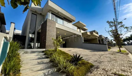 Casa à venda com 3 suítes no Condomínio Residencial Vita Verdi, Valinhos.