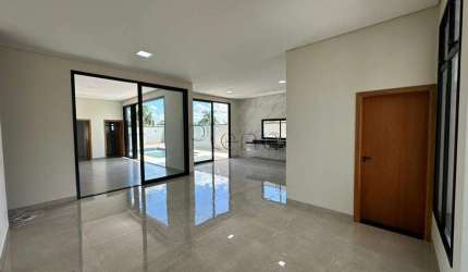 Sobrado à venda em Jaguariúna, Residencial Campo Camanducaia, com 4 suítes, com 301.28 m²