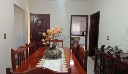 Casa à venda em Valinhos, Vila Genoveva, com 3 quartos, com 200 m²