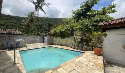 Casa Térrea para Venda em Guarujá, Guaiúba, 4 dormitórios, 1 suíte, 3 banheiros, 4 vagas