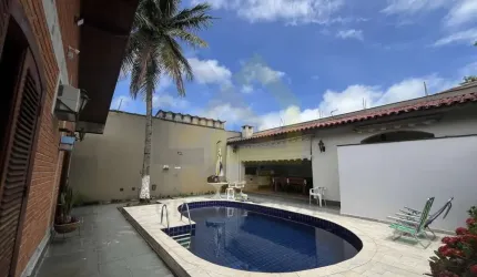Casa Térrea para Venda em Guarujá, Jardim Virgínia, 3 dormitórios, 1 suíte, 2 banheiros, 4 vagas