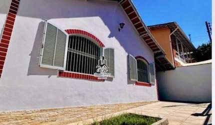 Casa para Venda em Itajubá, Varginha, 4 dormitórios, 2 suítes, 3 banheiros, 3 vagas