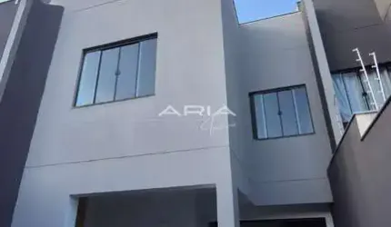 Sobrado Geminado à Venda no Columbia  região oeste de Londrina