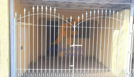 Casa para Locação em Jacareí, Jardim Paraíba, 2 dormitórios, 1 banheiro, 1 vaga