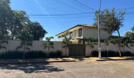Oportunidade Única: Prédio Comercial à Venda em Caldas Novas-GO, no Bairro Portal das Águas Quentes - 432,53 m² de Área!