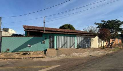 Imperdível oportunidade! Casa à venda em Goiânia-GO, Jardim Balneário Meia Ponte: 2 quartos, 1 suíte, 2 salas, 2 banheiros, 2 vagas, 111m².