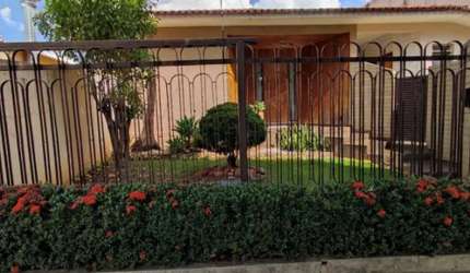Imóvel de luxo no coração de Goiânia: Residência de alto padrão com 4 quartos, 4 suítes e 281m² no Setor Bueno.
