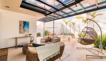 CASA ALTO PADRÃO COM PISCINA