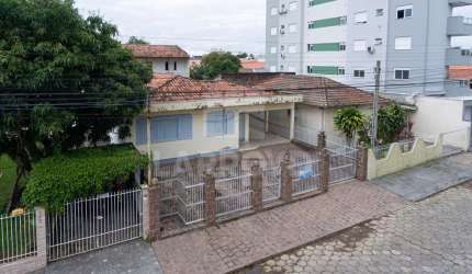 CASA NO BAIRRO DEHON