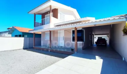 CASA COM EDICULA EM CAPIVARI