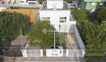 Casa Geminada com 3 Suítes à Venda em Mariscal – Bombinhas/SC