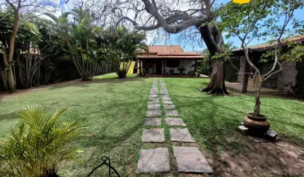 Ótima casa linear na Ogiva com 2 construções à venda em Cabo Frio/RJ