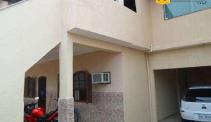 Prédio com 3 casas- Oportunidade de Renda!