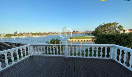 Casa em Canal Navegável com 4 Suítes em Búzios/RJ