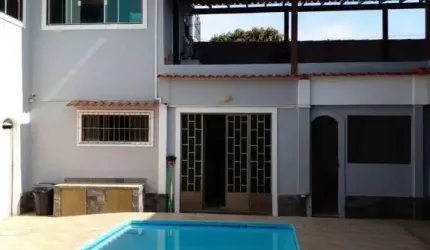 Casa com 4 quartos a venda no Coqueiral em Araruama/RJ