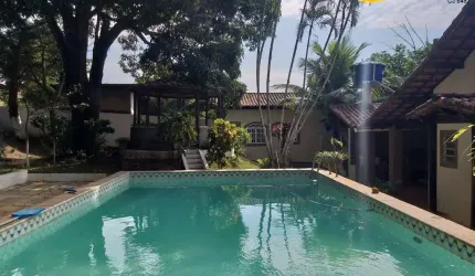 Encantadora casa com 3 suítes à venda no Coqueiral - Araruama/RJ