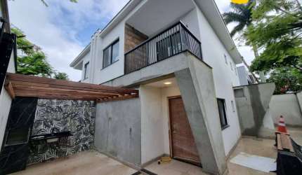 Casa duplex novíssima à venda nas Palmeiras em Cabo Frio