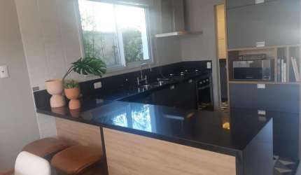 Casa para Venda em Mogi das Cruzes, Cézar de Souza, 3 dormitórios, 1 suíte, 2 banheiros, 2 vagas