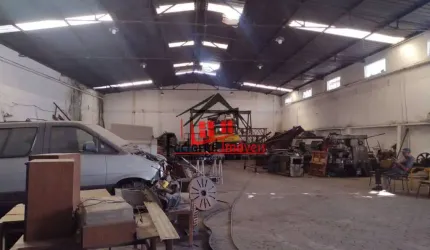 Galpão com 1080m² próximo da Praça da Cemig na Cidade Industrial;